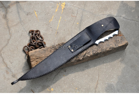 Knuckle Fang Dagger