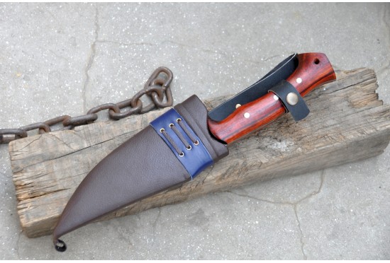 7 inches long Blade Arrowhead Bowie
