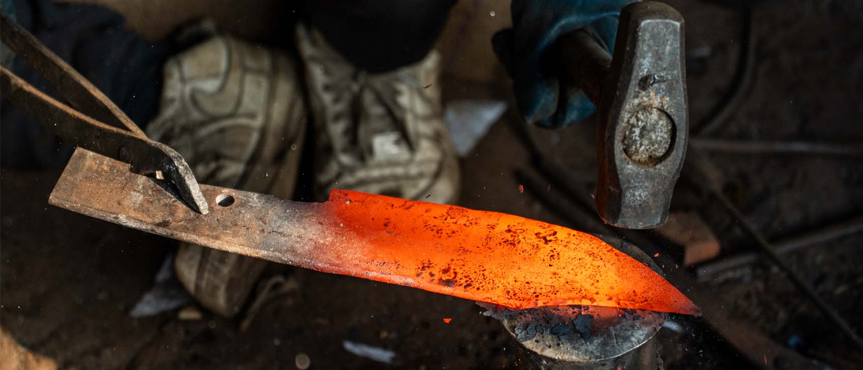 Custom forge service at Everest Forge for handmade swords, kukri, daggers, and machetes