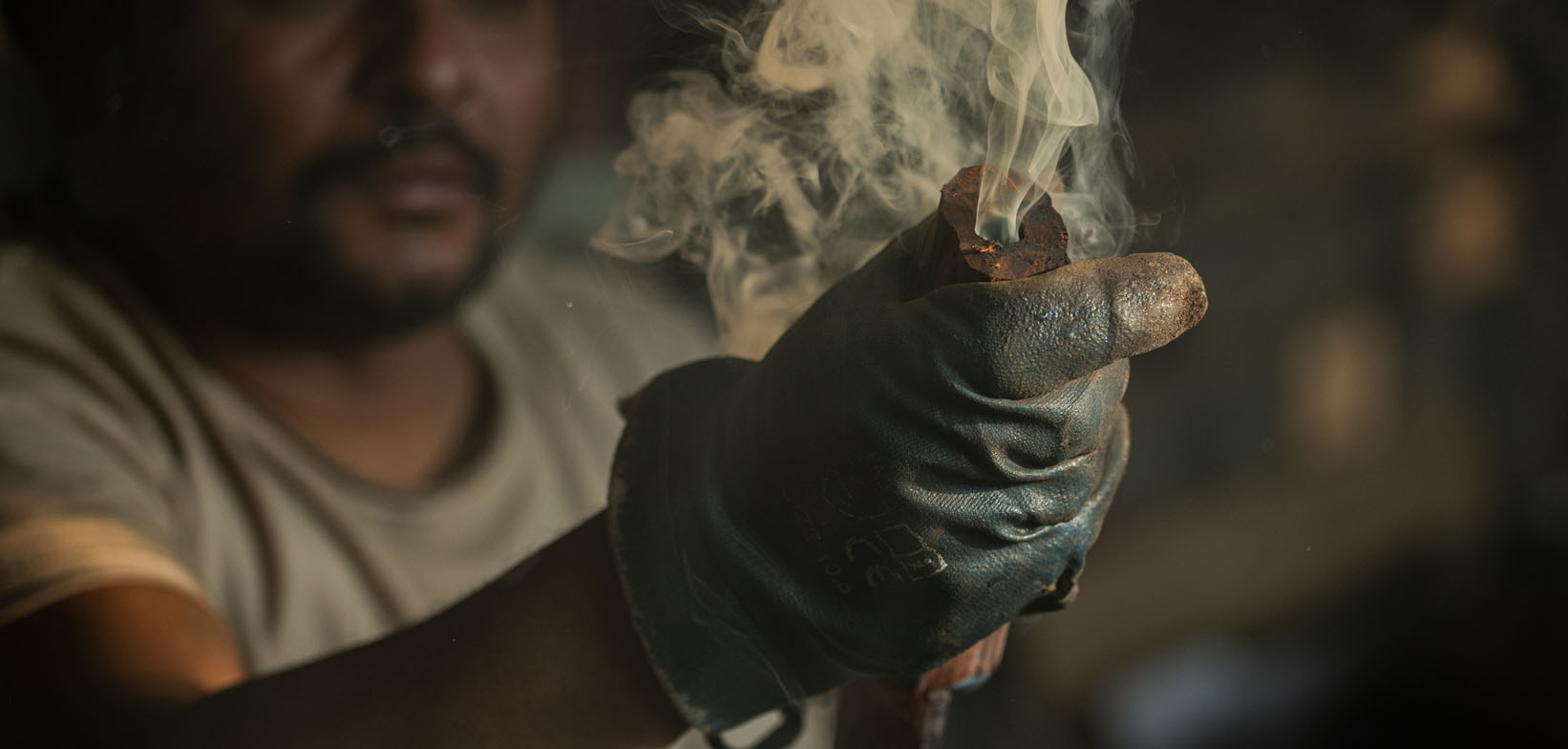 Fixing handle during forging process at Everest Forge