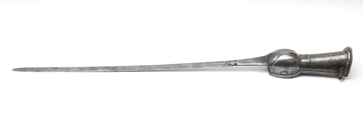 Pata Indian sword with gauntlet hilt protecting the forearm used in traditional warfare