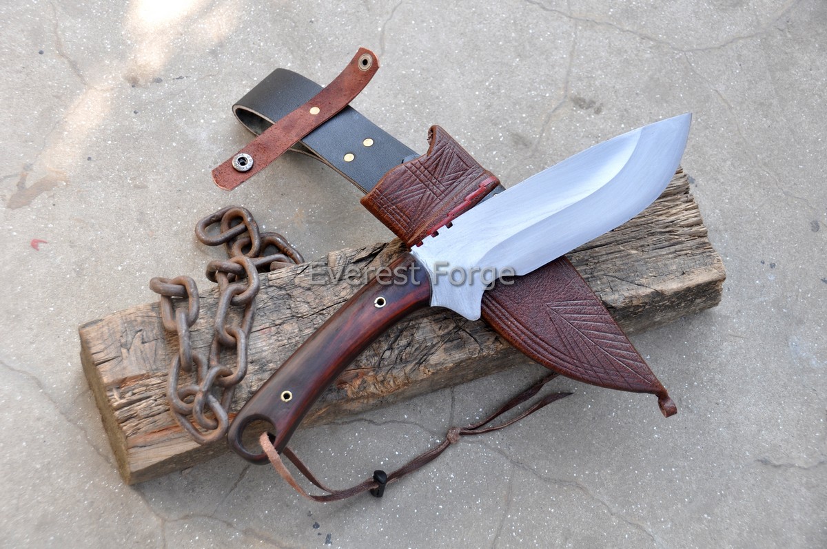 Nomad Talon Knife with Rosewood Handle by Everest Forge