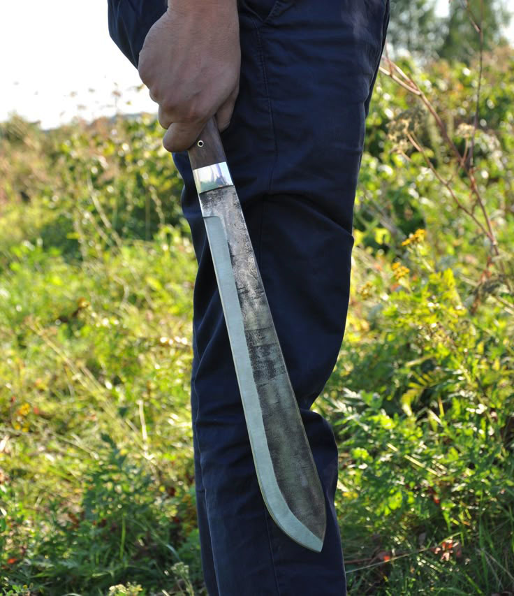 Hand-Forged Machetes - Everest Forge