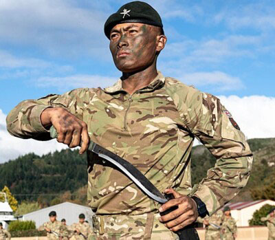 Gurkha carrying a traditional khukuri (kukri) – Everest Forge