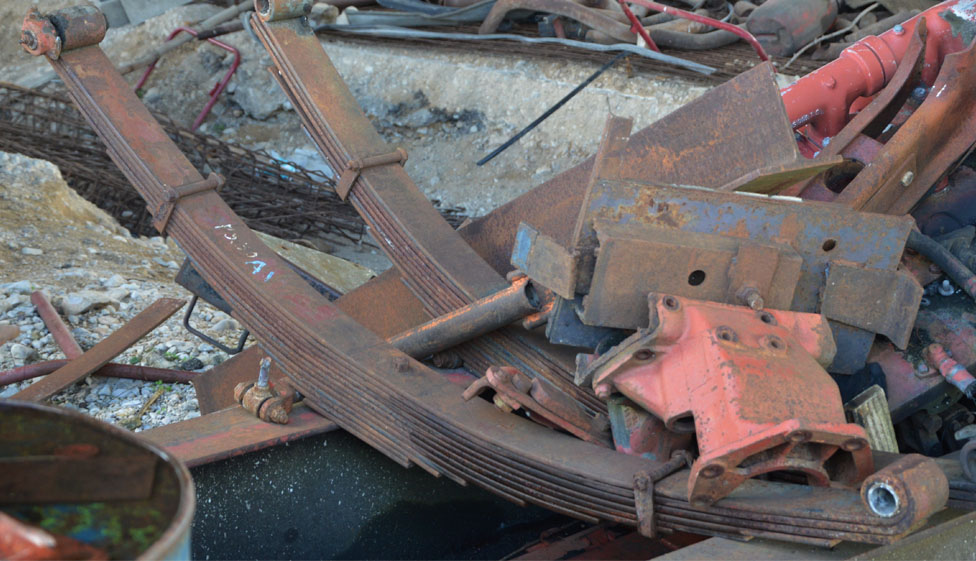 Scrap leaf spring (5160 carbon steel) for recycling and forging