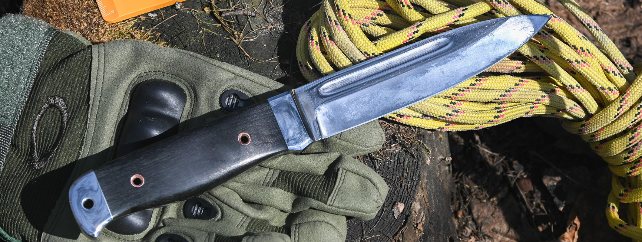 Hand-forged full-tang survival knife with thick spine, the one-blade tool for when nothing else is at hand